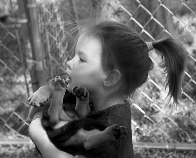 10 07 06 , Girl@ animal shelter exhibit, KM A1 .jpg