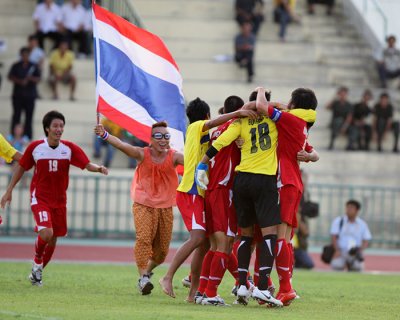 Football-Bronze-Thai-Can02134.jpg