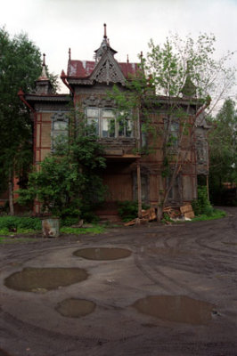 House in Tomsk (Siberia) w/ puddles