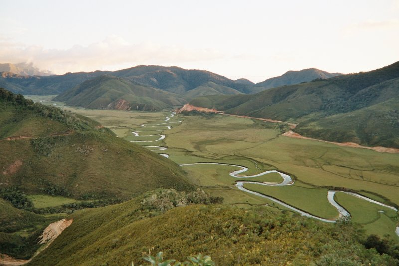 Beln is a gigantic, silted-in glacial tarn offering a spectacular panorama of the meandering river