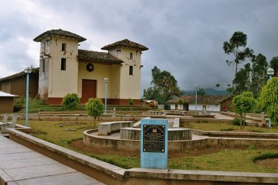 Colcamar, Plaza de Armas