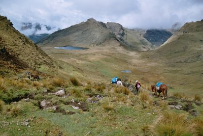 The trail to Vira Vira goes through spectacular landscape