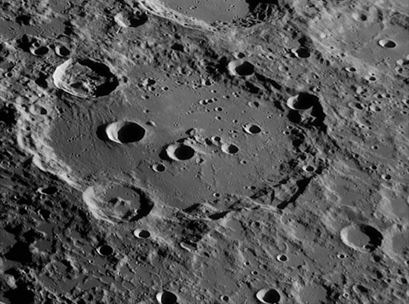 Clavius 14-Oct-06 04:44UT