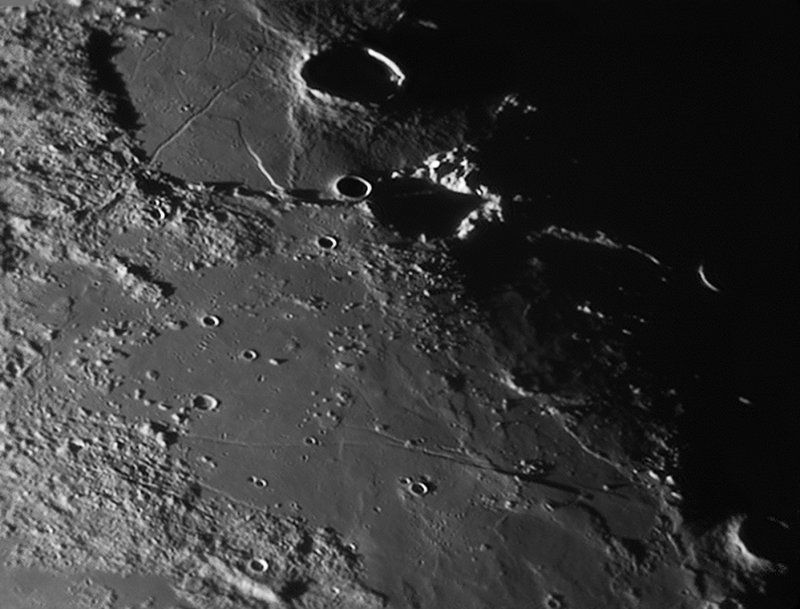  Daniell Rilles & Lacus Mortis 12-Oct-06 02:42UT