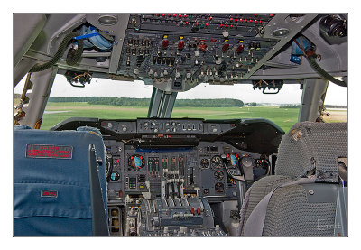 Boeing 747, cockpit