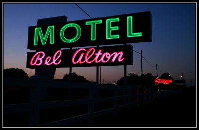 Bel Alton Motel Neon 1