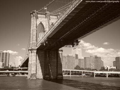 1024x768 Brooklyn Bridge Sepia