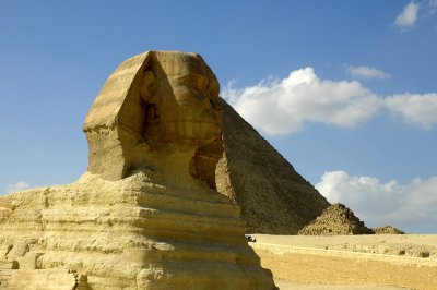 the Great Pyramid on the right of Sphinx