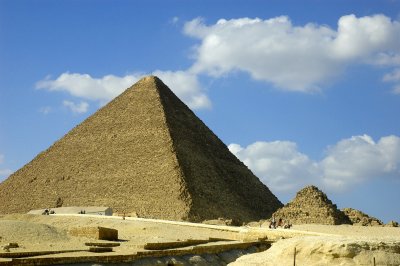 the Great Pyramid and the Queens' Pyramids