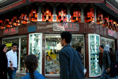 modern shops around Rue Indriss Lahrizi