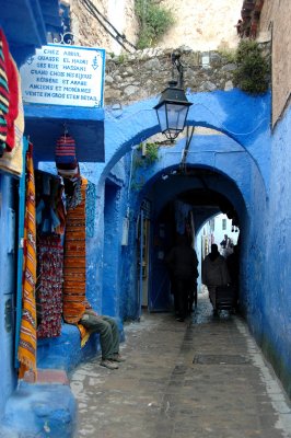 color scheme: a through path will only have the sides painted blue or white