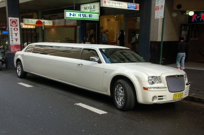 Chrysler 300 stretch limo