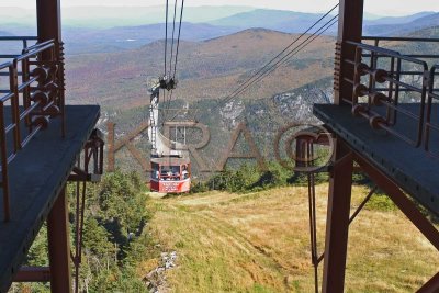 Cannon Mt Tramway Car 002(10-04).jpg