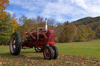 Farmall Tractor 002(10-04).jpg
