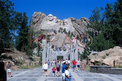 mt rushmoore 001(7-02).jpg