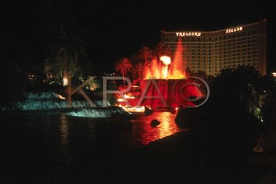 the mirage volcano 006(7-02).jpg
