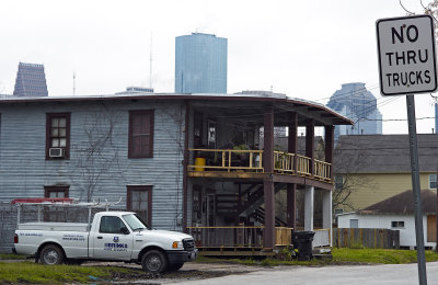 duplex on Silver E of Crockett 01