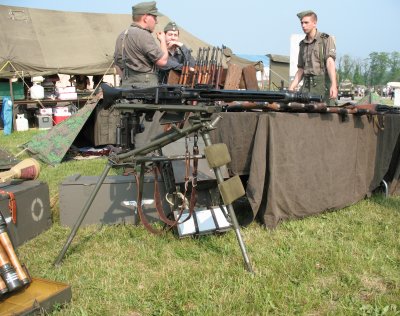 MG42 on lafette tripod