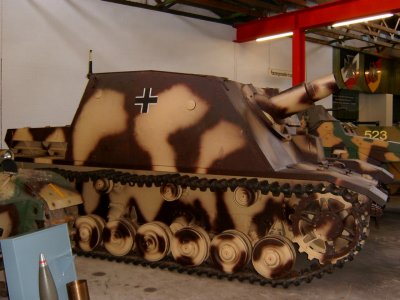 Sturmpanzer IV Brummbr mit 15cm StuH 43 L/12 Sd.KFz.166