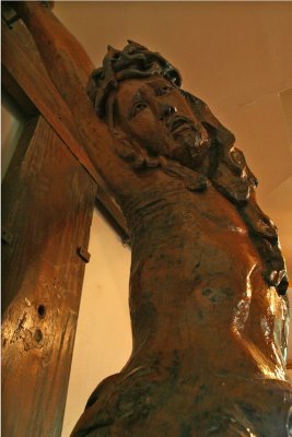 This 50 yr old locally carved statue of Jesus was discarded for new Euro mass-produced model