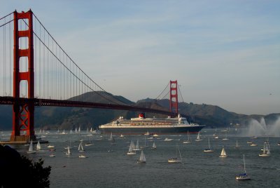 Queen Mary 2 visits SFO