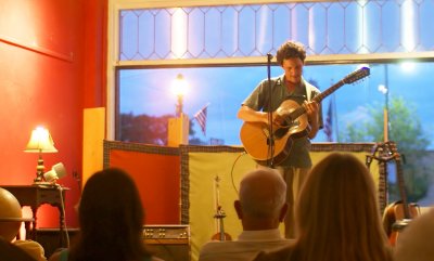 Colin OBrien Plays the Greenman Music Hall