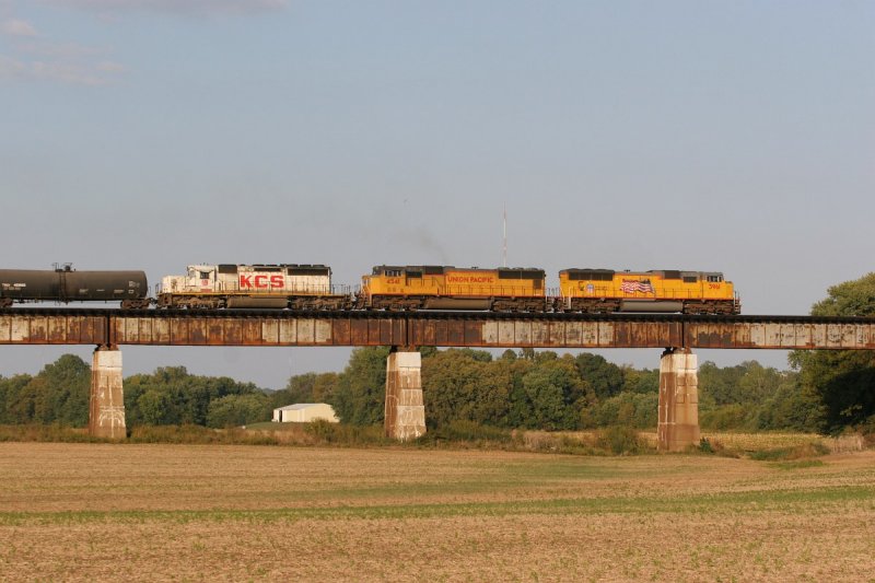 UP 3961 CSX Q265 Rahm IN 23 Sept 2007