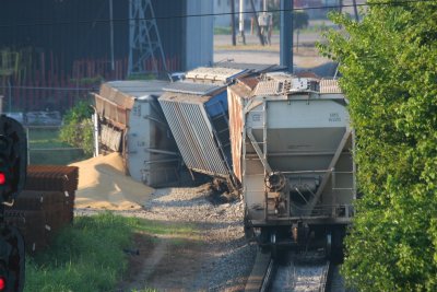 A SB CSX train derailed just south of the Pigeon Creek signal around 1:45 am July 8. The track was cleared and traffic running again at approx 20:00 Sunday evening.