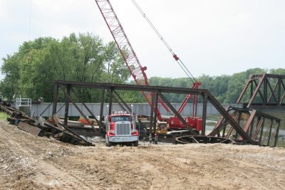 Replacing the swing span on the old B&O bridge at Vincennes