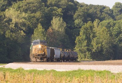 A very short Q590 leaves Vincennes for Terre Haute