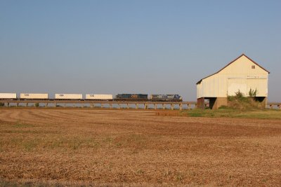 NB intermodal makes its way north over the farmlands of Union Twp.