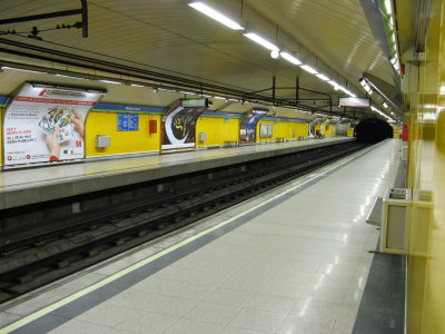 Ruben Dario Metro Platform