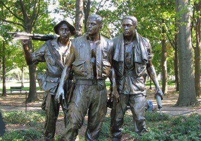 3 soldiers Vietnam Statue