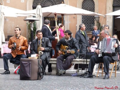Roma - Street musicians