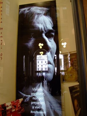 Roma - Feltrinelli bookstore window