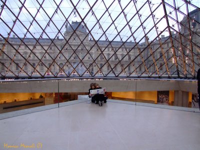 Louvre romance