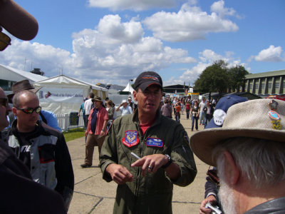 Ed Shipley meeting up with some ASB members @ Duxford 2007
