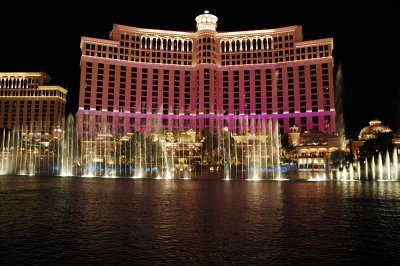 Bellagio water show at night
