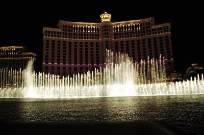 Bellagio water show at night