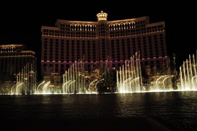 Bellagio water show at night
