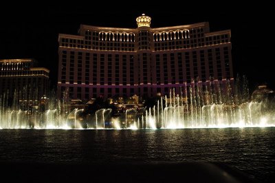 Bellagio water show at night