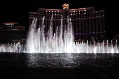 Bellagio water show at night