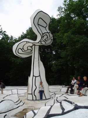 kroeller-mueller sculpture garden - ellen