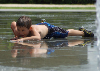 Reto in the Fountain