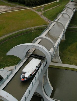 Falkirk wheel top.jpg