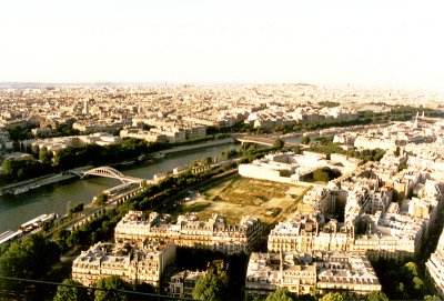 Eiffel Tower view of Seine