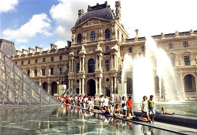 Louvre Fountain