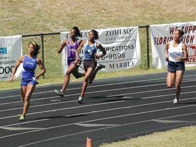 Girls 200M prelims