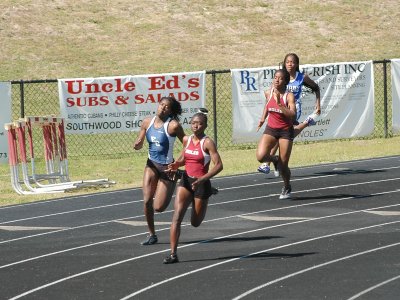 Girls 200M prelims