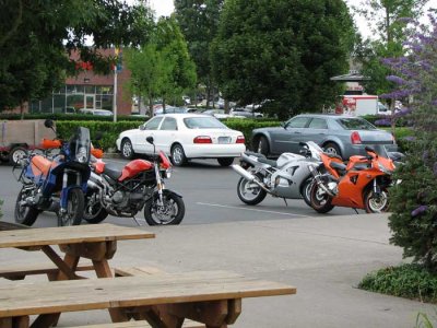 dw-lunch-bikes3.jpg